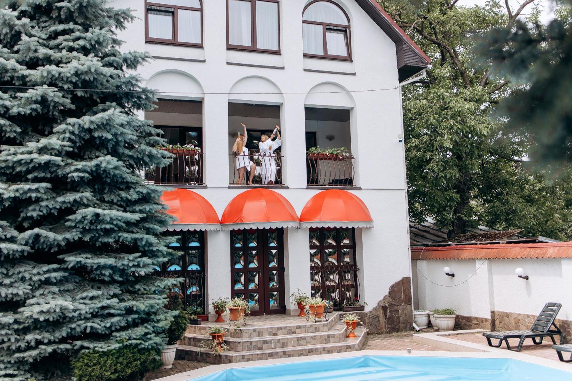 Eduard Hotel Úzhgorod Exterior foto