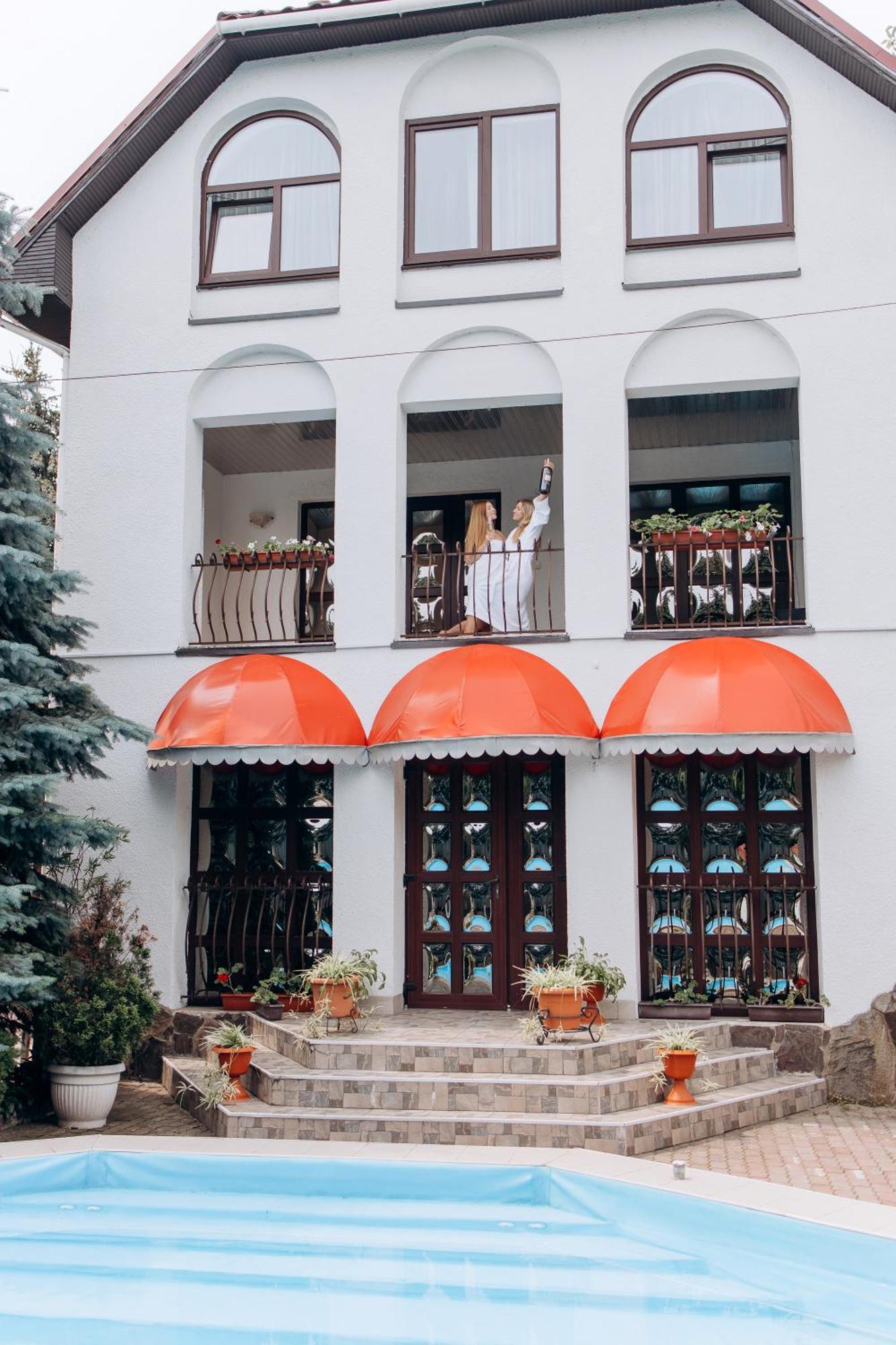 Eduard Hotel Úzhgorod Exterior foto
